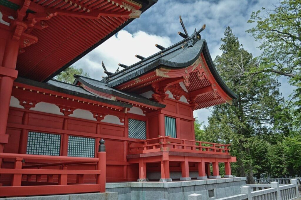 赤い神社の画像